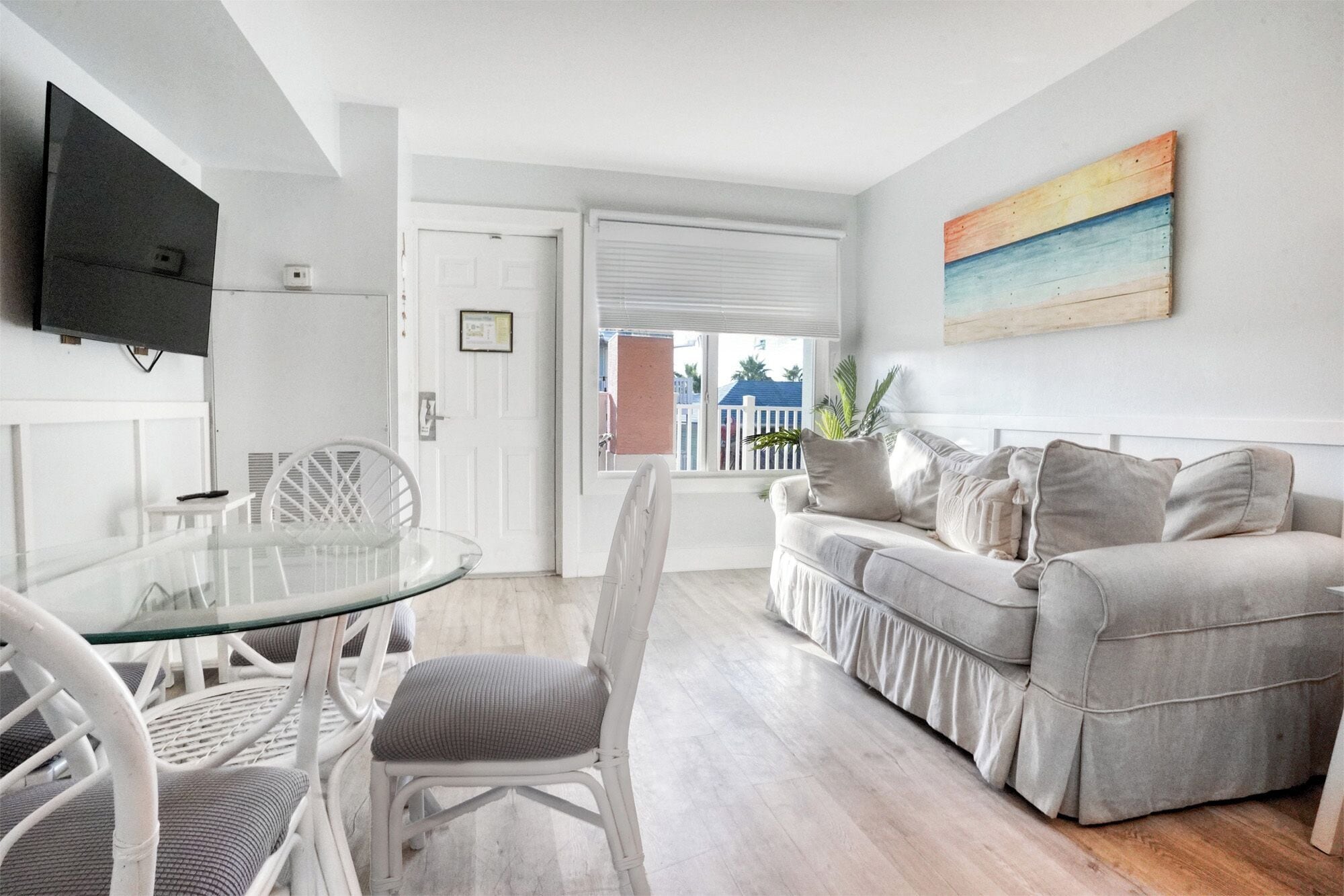 Suite, 1 camera da letto | Area soggiorno | TV 50 pollici con canali via cavo