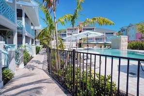 2 outdoor pools