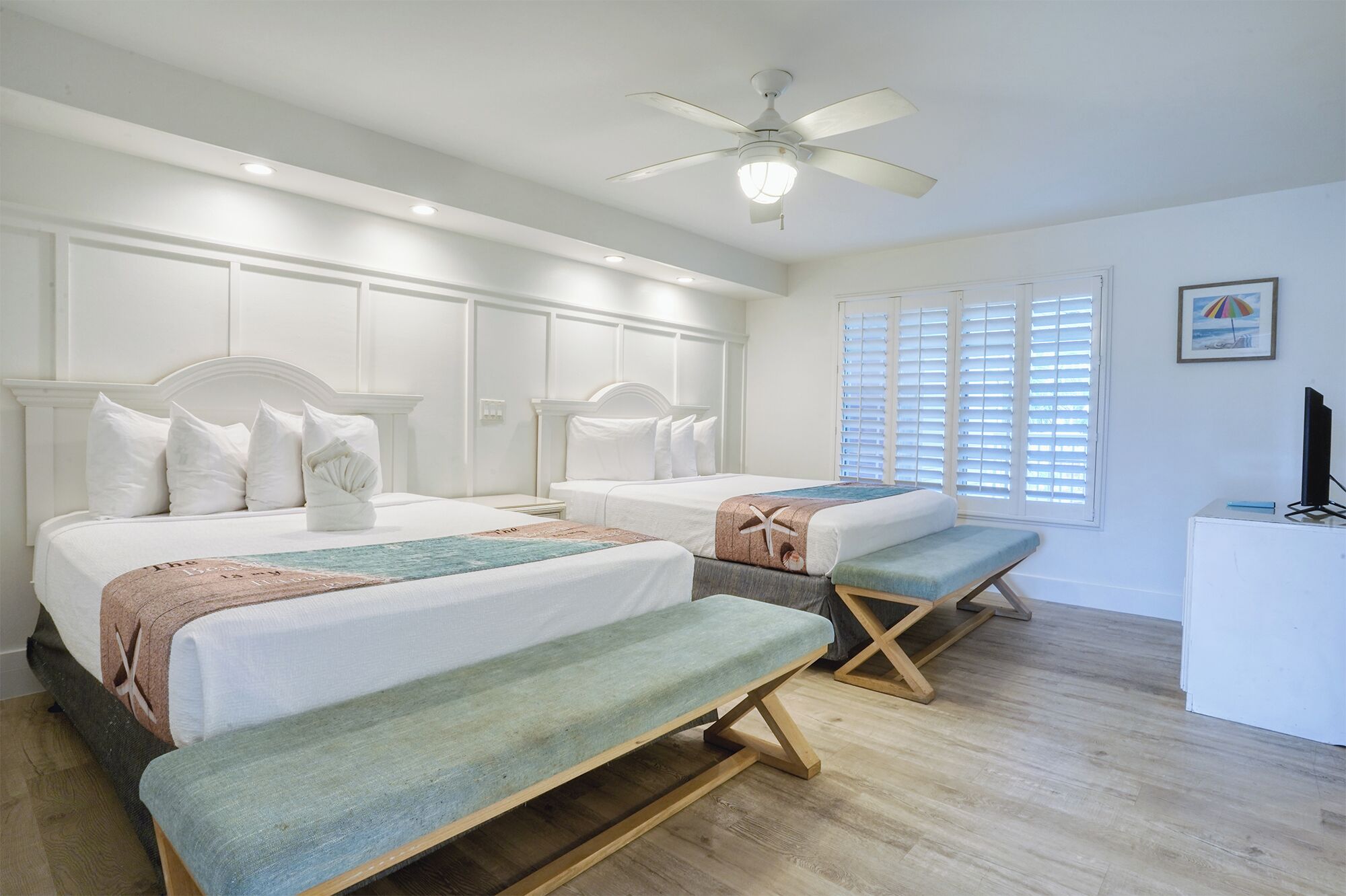 Deluxe Suite, 1 Bedroom | Iron/ironing board, free WiFi, bed sheets