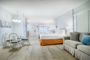 Deluxe Studio Suite, 2 Double Beds | Iron/ironing board, free WiFi, bed sheets - The Lighthouse Resort Inn & Suites (Fort Myers Beach)