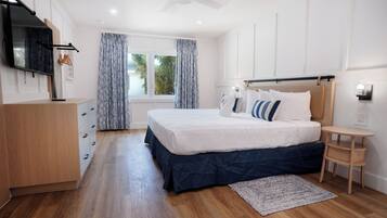 Iron/ironing board, WiFi (free), bed sheets