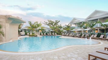 2 outdoor pools