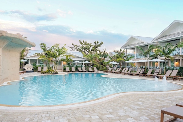 2 outdoor pools