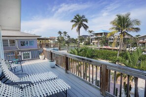 Casa de campo com design assinado, 1 cama Queen, vista para o canal | Vista do quarto