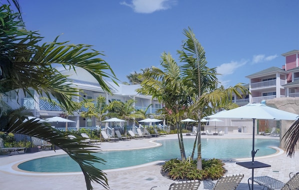 2 outdoor pools
