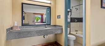 Econo Lodge Charlotte Airport Area