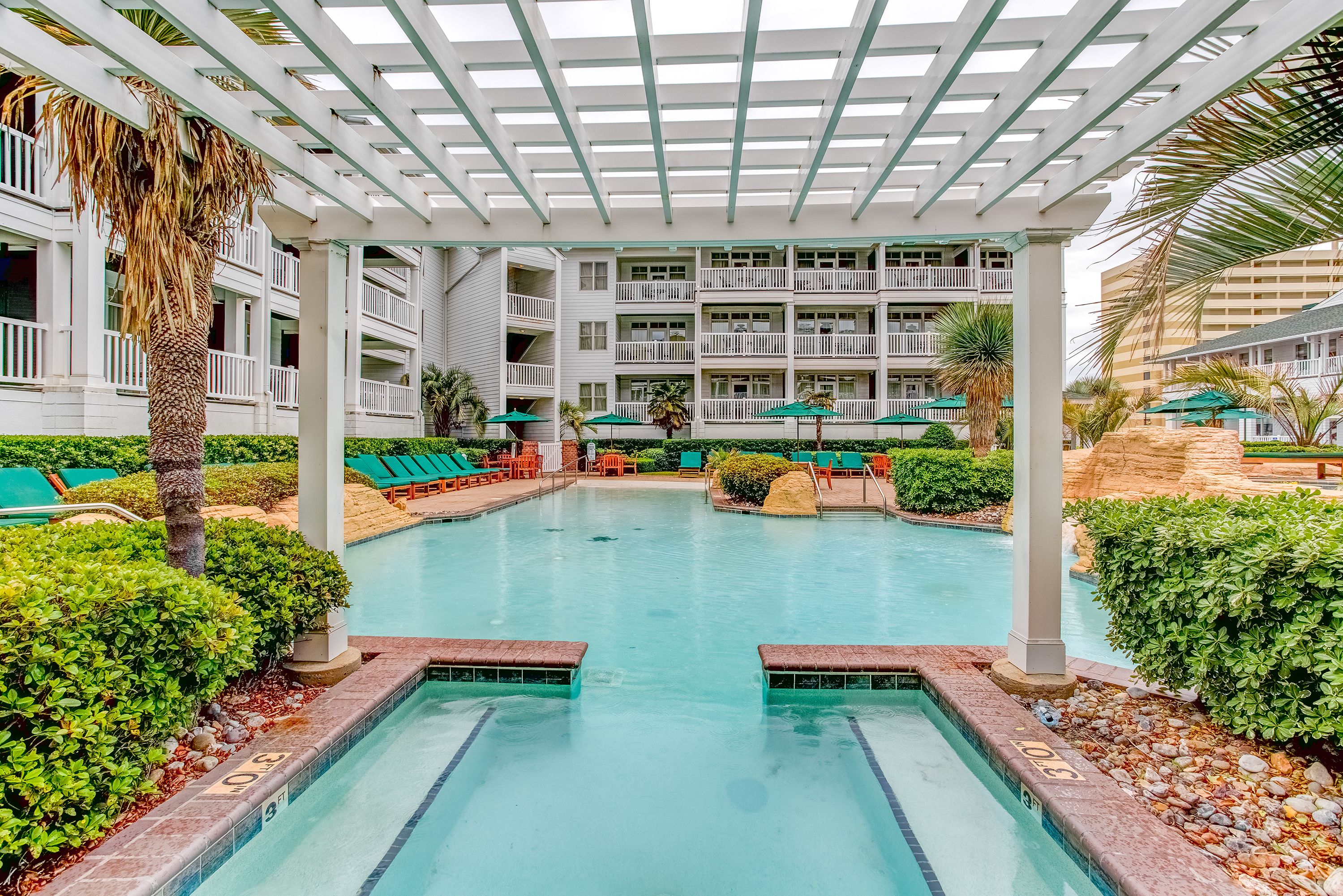 2 outdoor pools, open 8 am to 10 pm, pool loungers