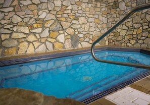 Bathtub spa indoor