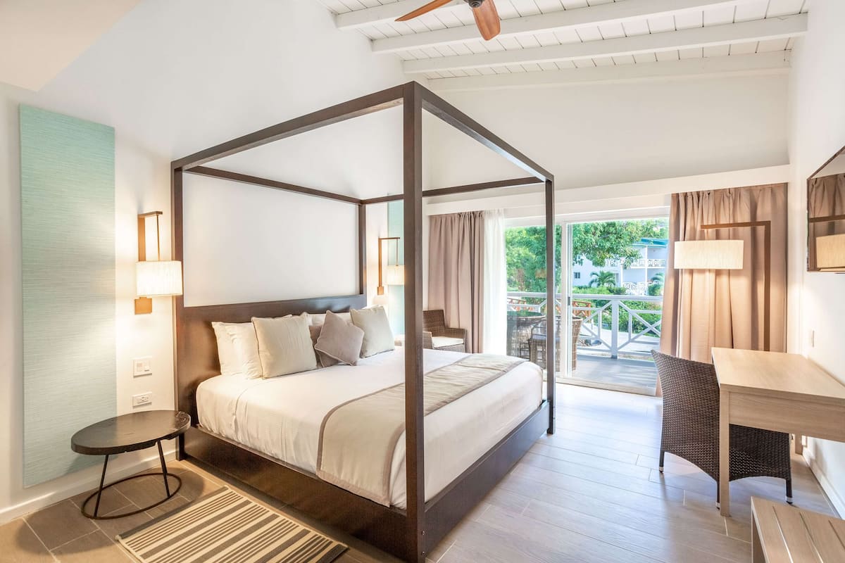 in-room safe, individually decorated, individually furnished, desk