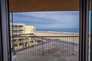 Chambre, vue partielle | Balcon