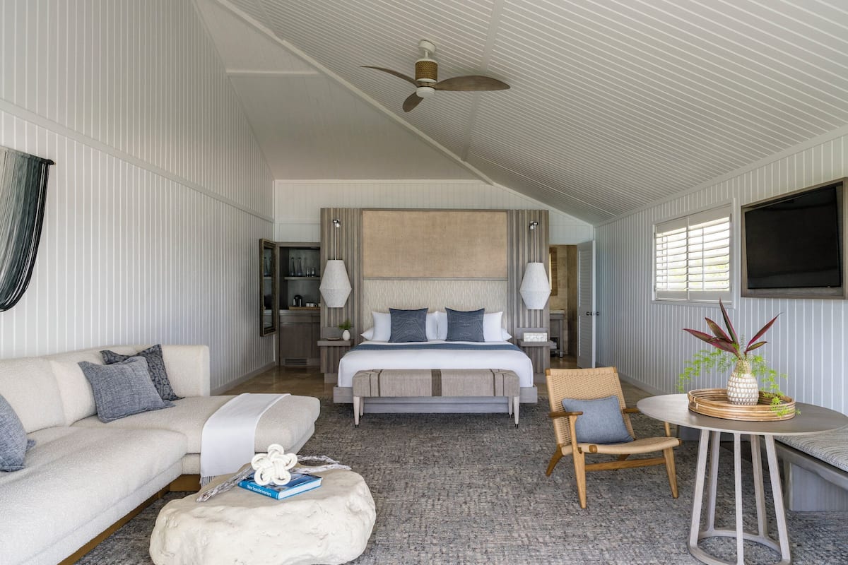 Room, 1 Bedroom, Beach View, Beachfront (Beachfront Grand King) | Egyptian cotton sheets, premium bedding, pillowtop beds, free minibar