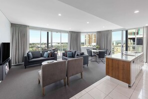 行政客房, 3 间卧室 (No Housekeeping) | 办公桌、遮光窗帘、熨斗/熨衣板、婴儿床