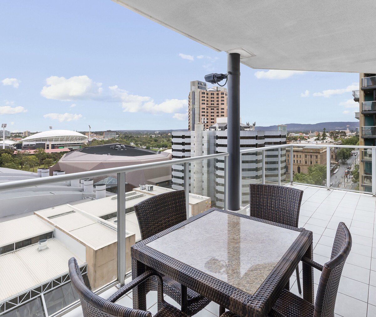 Oaks Adelaide Embassy Suites