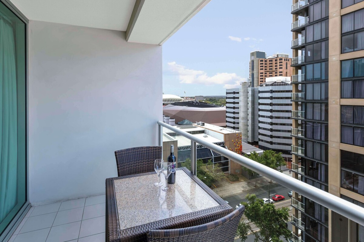Oaks Adelaide Embassy Suites