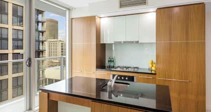 Oaks Adelaide Embassy Suites