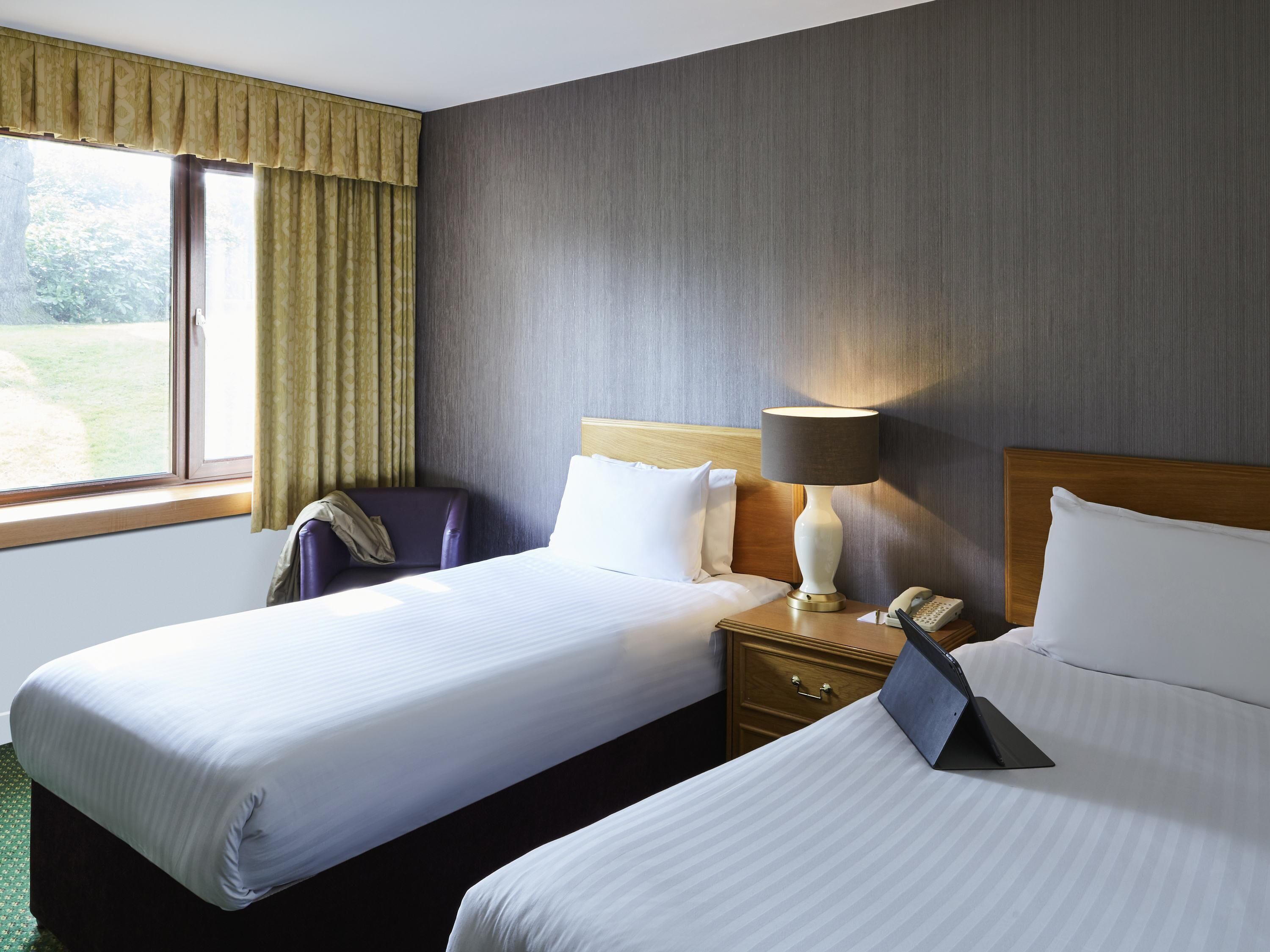 Classic Room, 2 Single Beds | Premium bedding, in-room safe, desk, laptop workspace