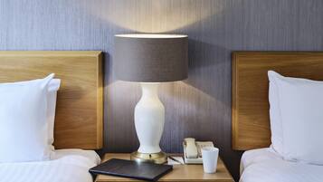 Classic Room, 2 Single Beds | Premium bedding, in-room safe, desk, laptop workspace