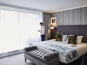 Junior Suite, 1 King Bed, Balcony | Premium bedding, in-room safe, desk, laptop workspace - Mercure Sheffield Kenwood Hall & Spa (Sheffield)