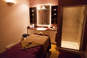 Body treatments, hot stone massages, body wraps, body scrubs, facials - Mercure Sheffield Kenwood Hall & Spa (Sheffield)