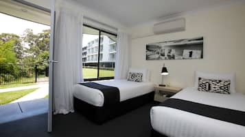 Standard Apartment, Multiple Beds, Non Smoking, Kitchen (Full Kitchen)