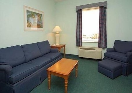 TV. Cocoa Beach Suites