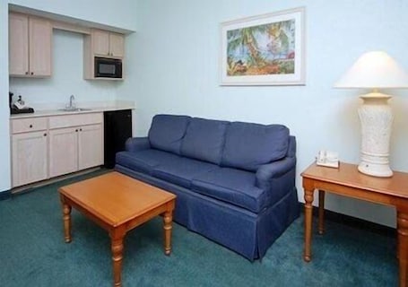 TV. Cocoa Beach Suites