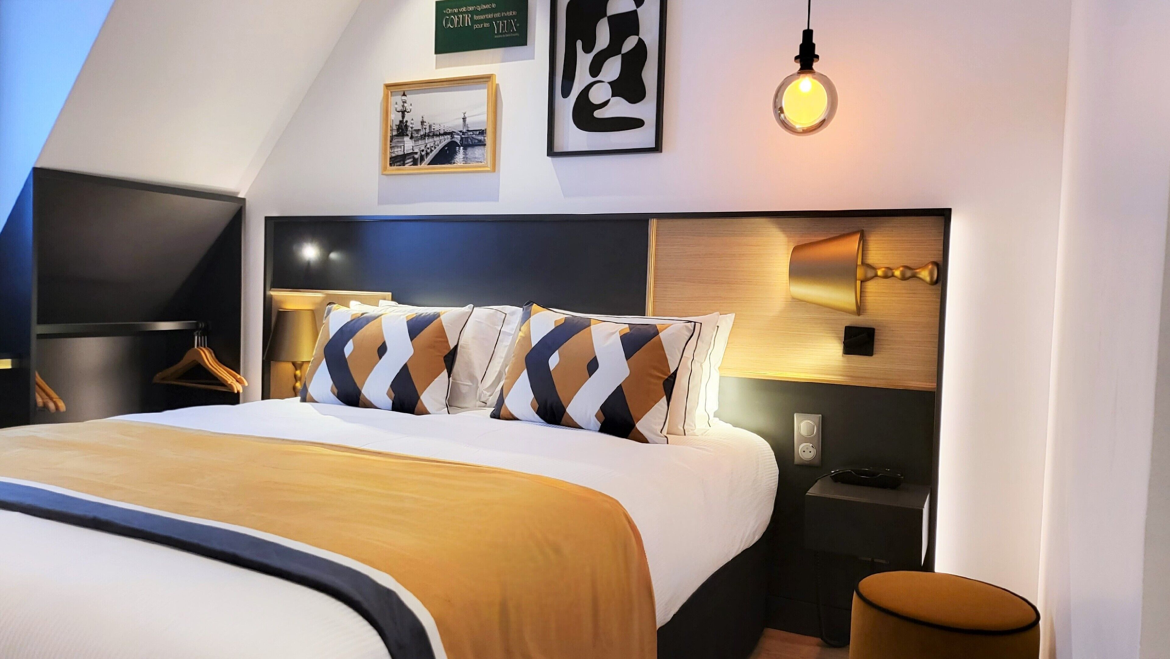 junior suite | premium bedding, in-room safe, desk, laptop workspace