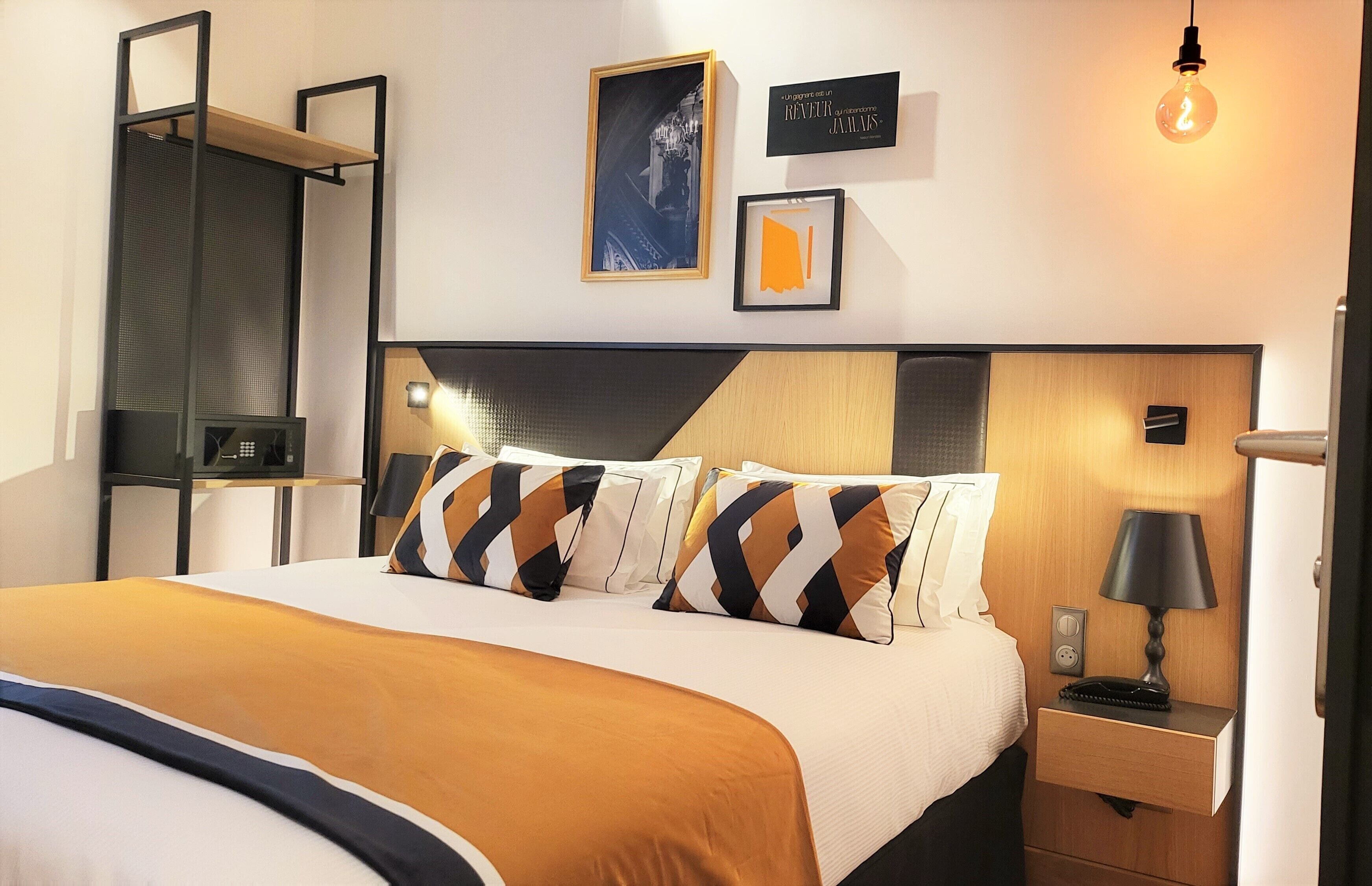 superior double room | premium bedding, in-room safe, desk, laptop workspace