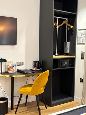 Camera singola, accesso in sedia a rotelle, al piano terra | Biancheria da letto di alta qualità, una cassaforte in camera
