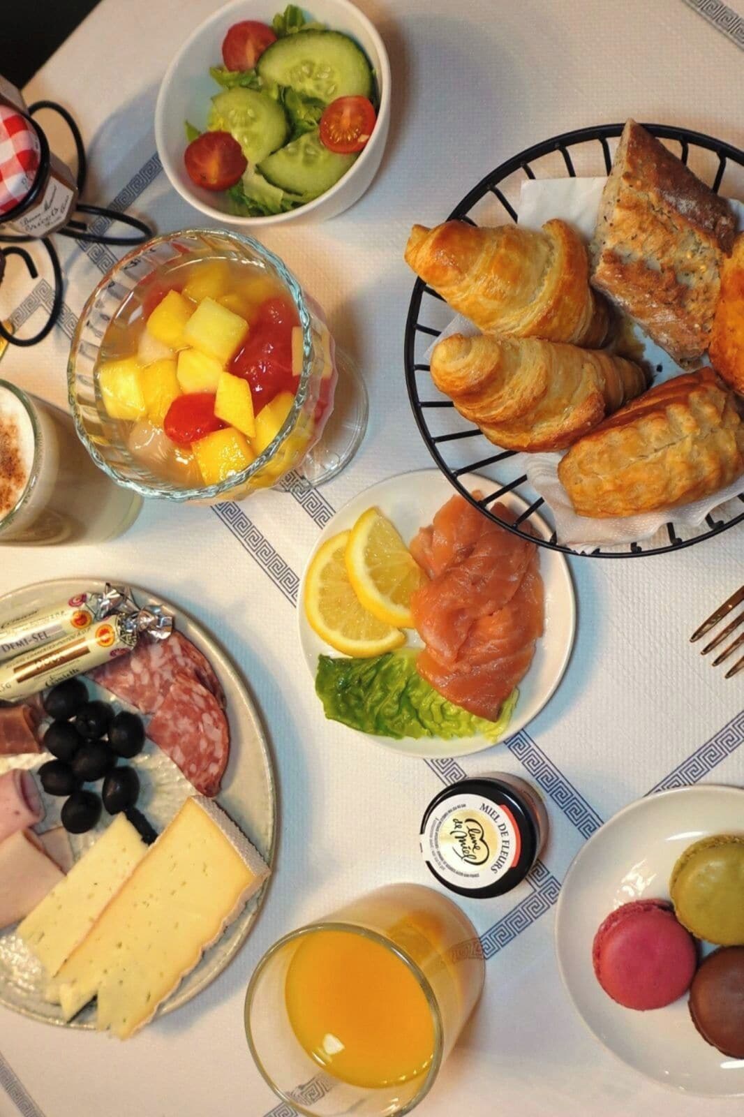 daily cooked-to-order breakfast for a fee