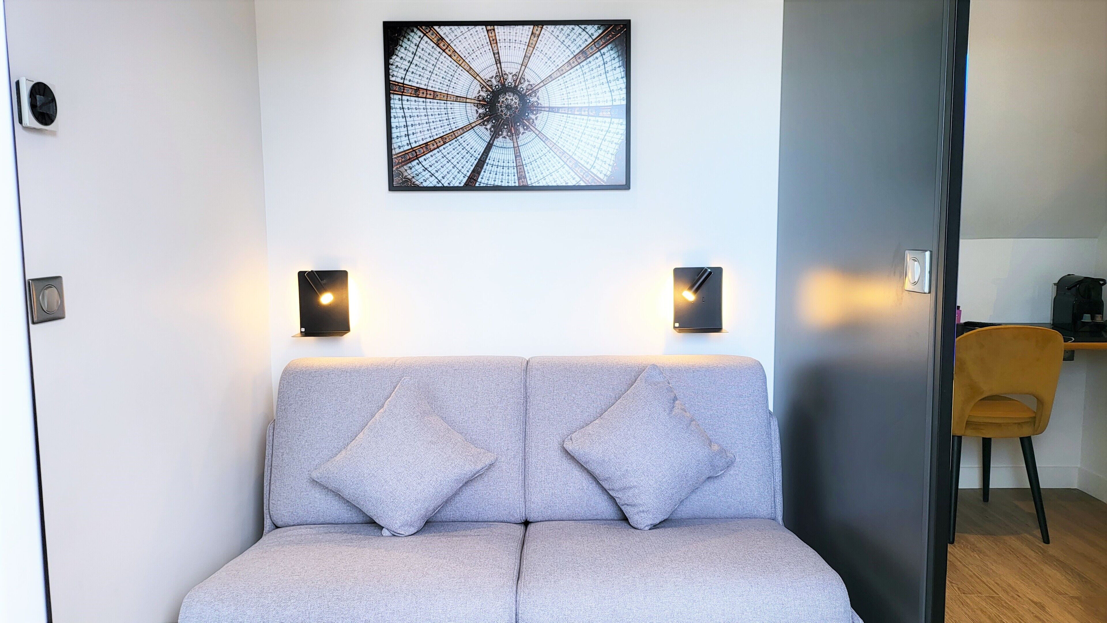 junior suite | living area | 43-inch flat-screen tv with satellite channels, tv