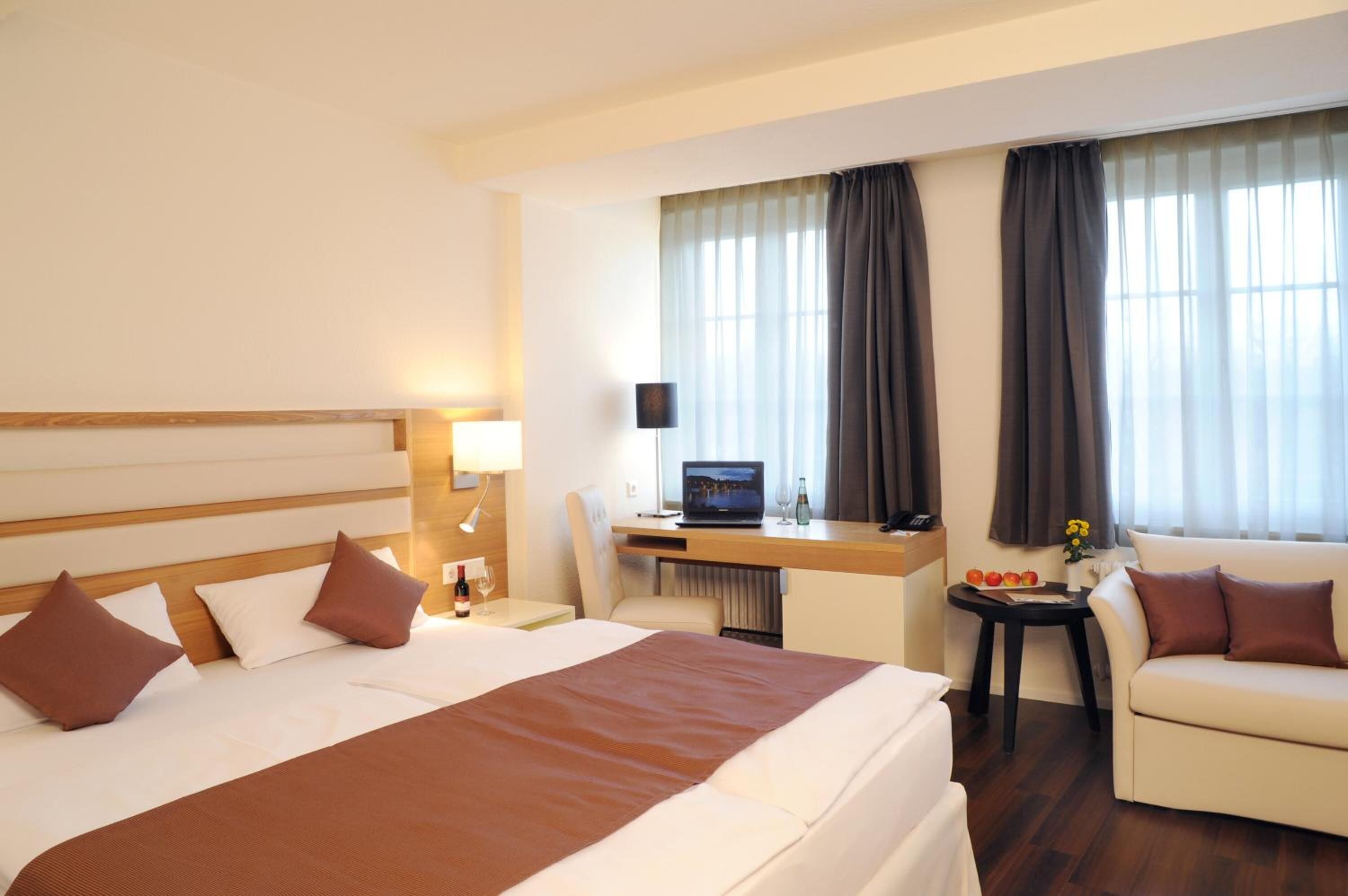 1 bedroom, hypo-allergenic bedding, in-room safe, desk