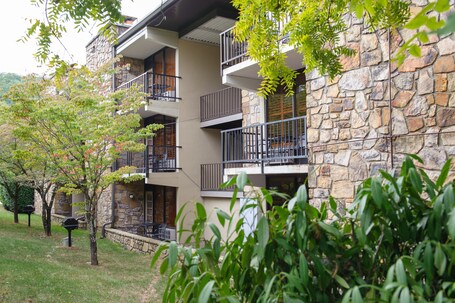 Gatlinburg Town Square by Exploria Resorts - Image 27