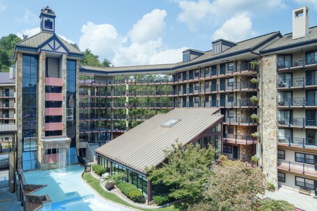 Gatlinburg Town Square by Exploria Resorts - Image 10