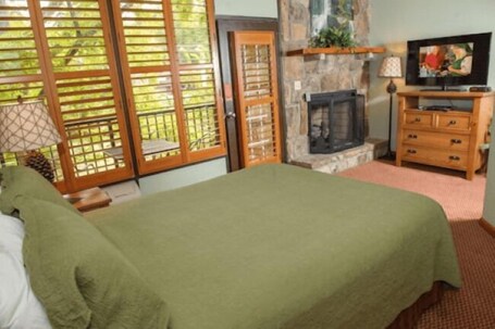 Gatlinburg Town Square by Exploria Resorts - Image 29