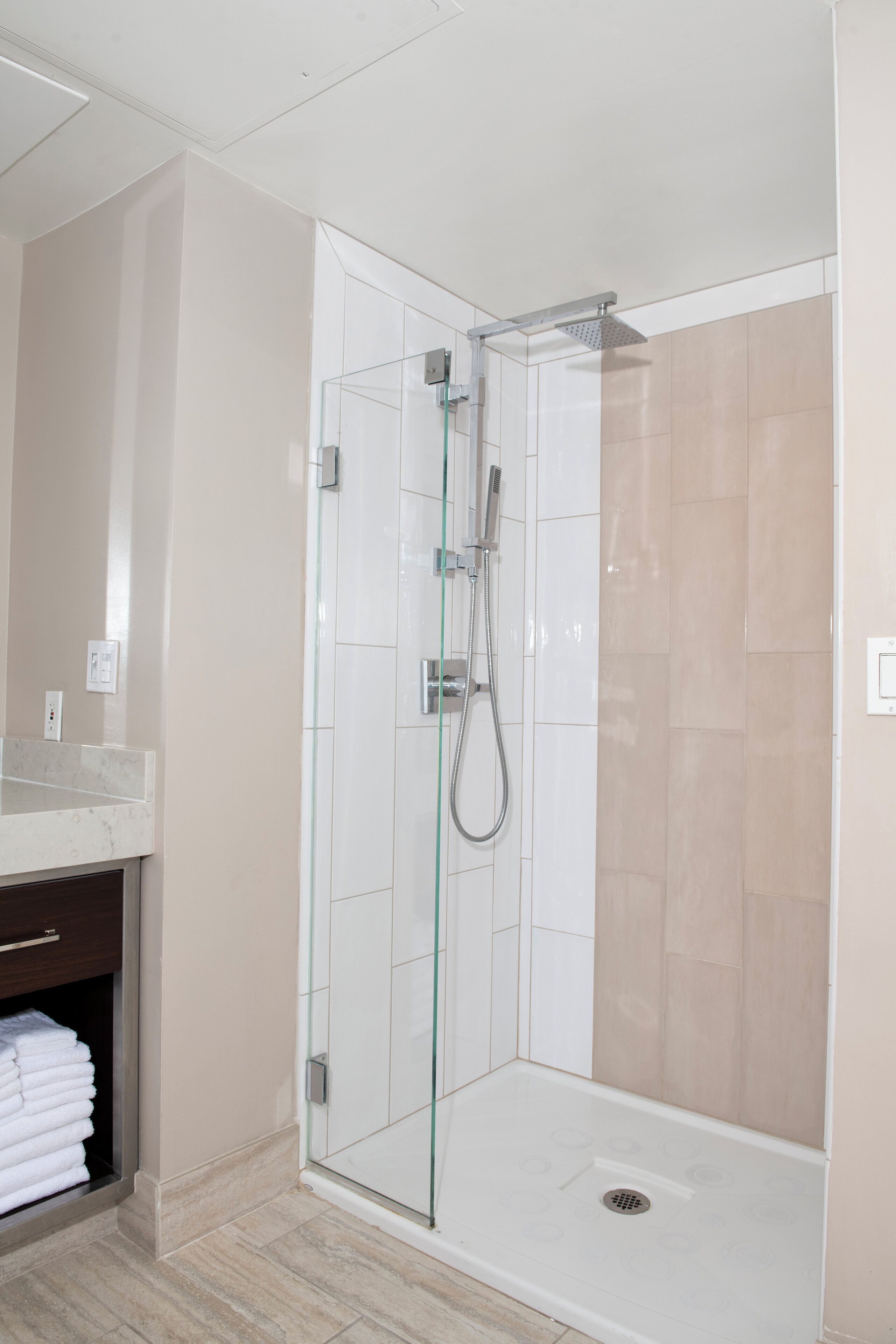 shower, free toiletries, hair dryer, towels