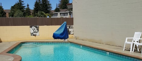 Piscina externa sazonal