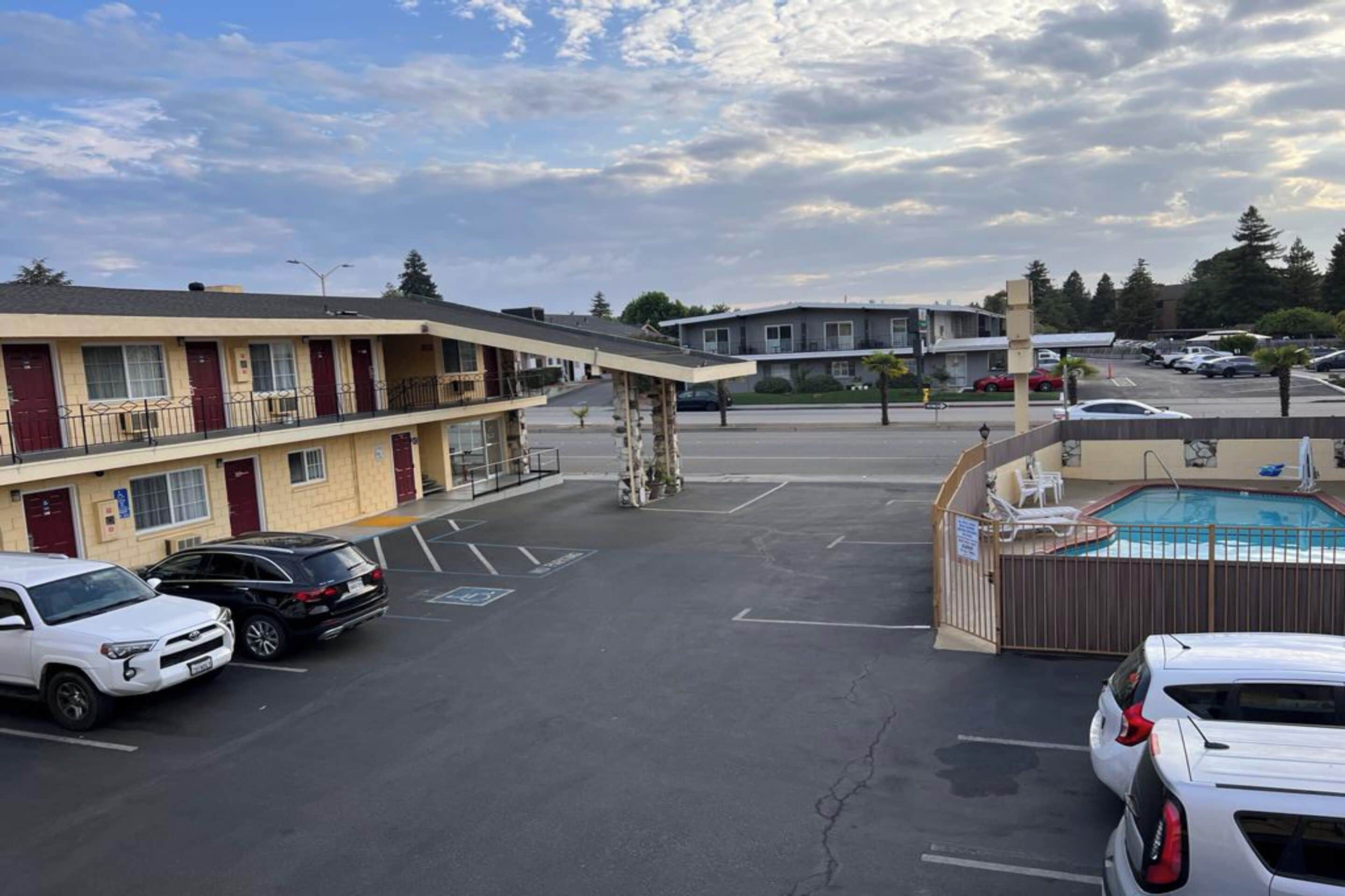 Islander Motel Santa Cruz Reviews, Deals & Photos 2026 - Expedia.com