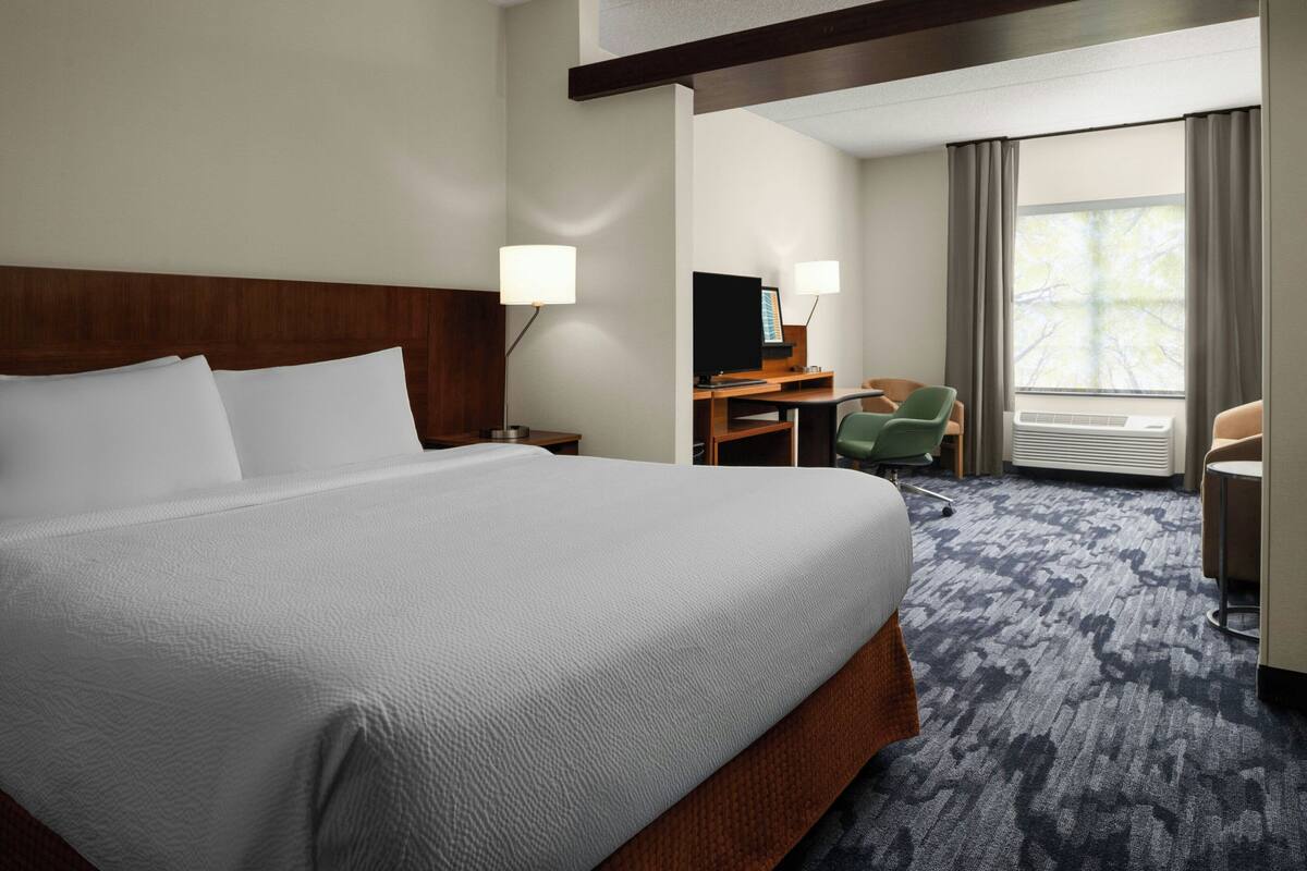 Executive Studio, 1 Bedroom | In-room safe, desk, iron/ironing board, cribs (surcharge)