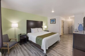 Room, 1 King Bed, Accessible, Non Smoking | Desk, iron/ironing board, rollaway beds, free WiFi - Quality Inn & Suites Clayton, NM (Clayton)
