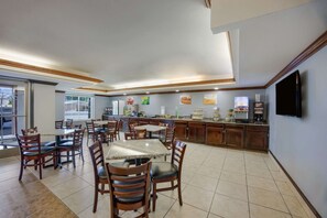 Free daily continental breakfast