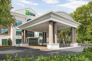 Exterior - Holiday Inn Express & Suites Hagerstown by IHG (Hagerstown)