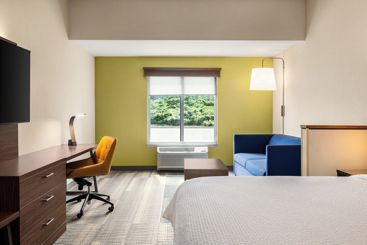 In-room safe, desk, blackout drapes, iron/ironing board
