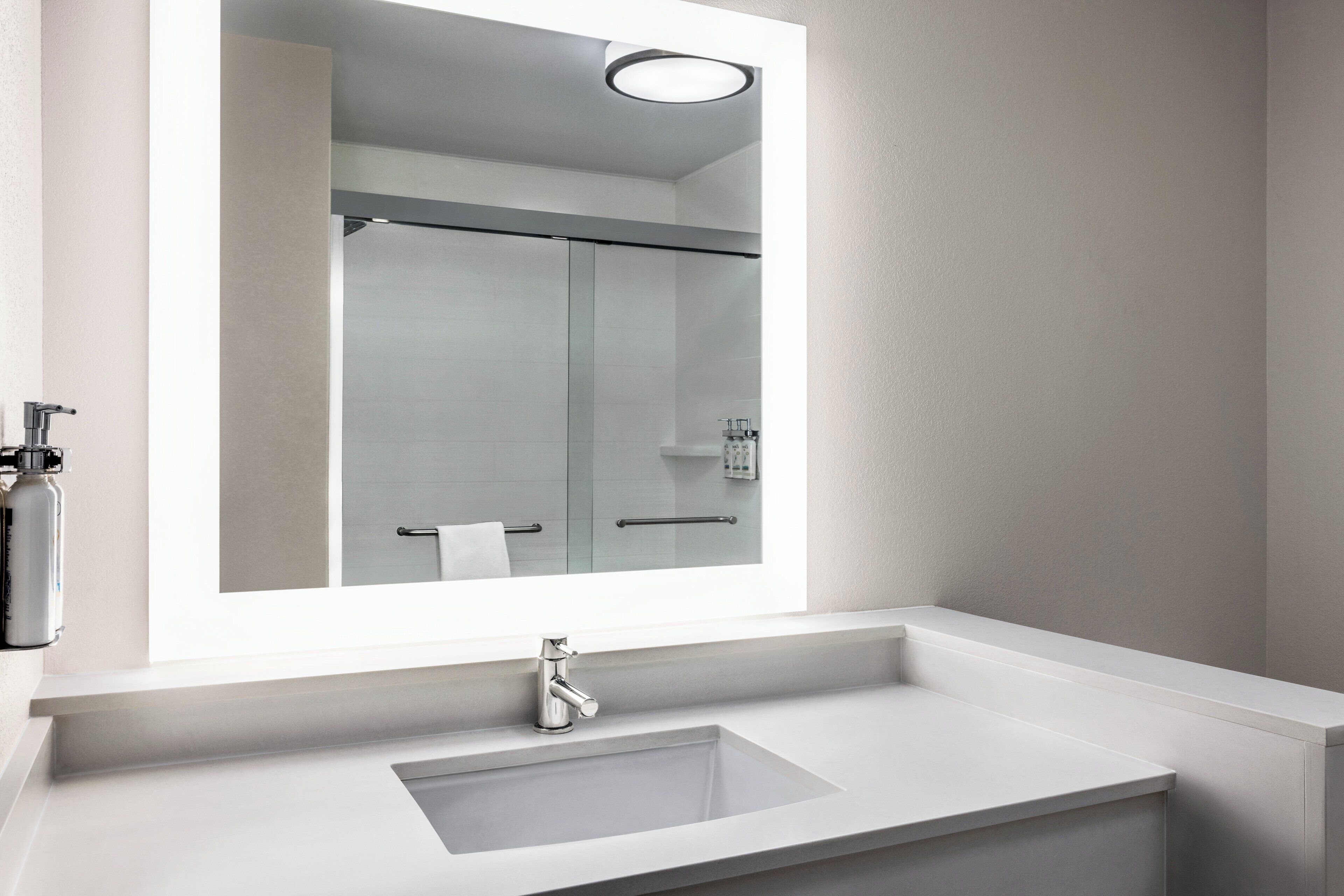 standard room, 2 queen beds (standalone shower) | bathroom | combined shower/bathtub, hair dryer, towels