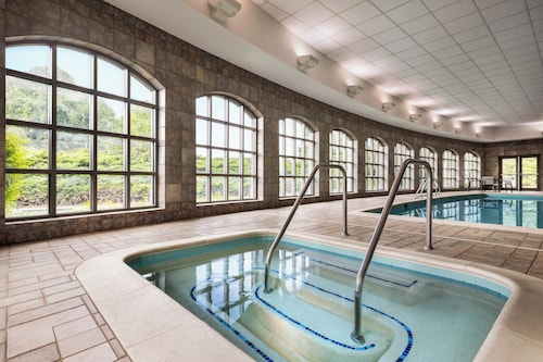 Holiday Inn Express & Suites Hagerstown by IHG