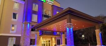 Holiday Inn Express & Suites Starkville by IHG