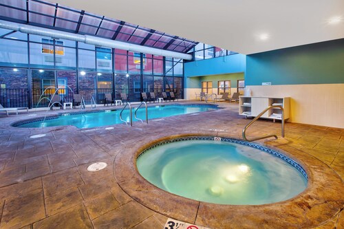 Holiday Inn Express & Suites Absecon-Atlantic City by IHG