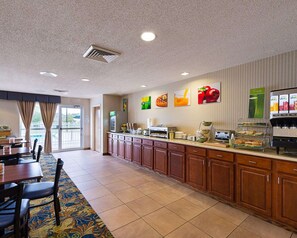 Free buffet breakfast - Quality Inn Spring Mills - Martinsburg North (Falling Waters)