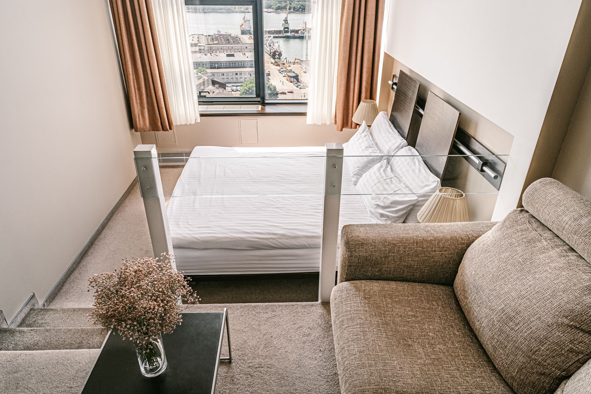 Deluxe Room, Sea View | Living area