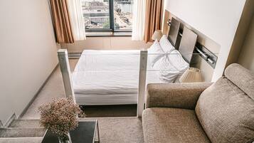 Deluxe Room, Sea View | Living area